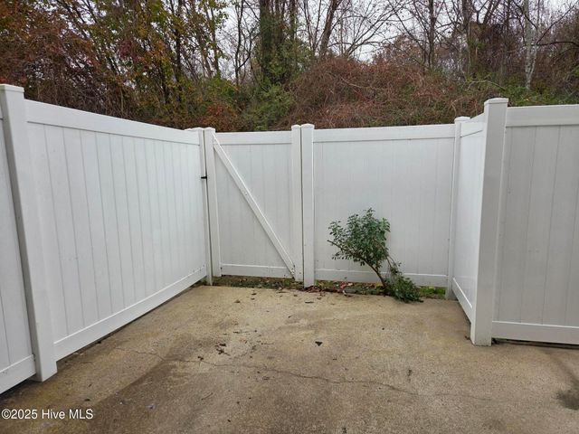 2136 Flagstone Court I 3, Greenville, NC 27834