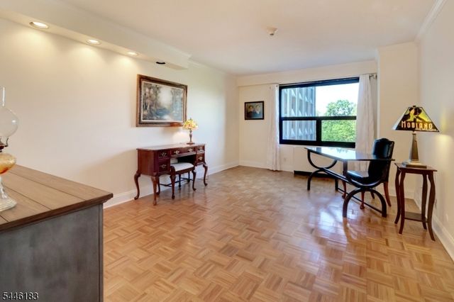 2 Claridge Dr. 1BW, Verona Twp., NJ 07044