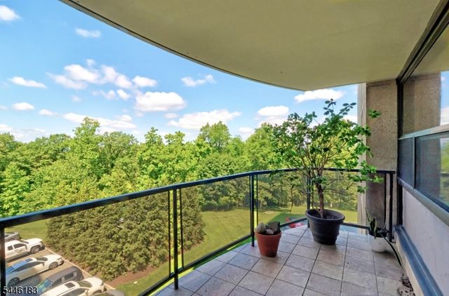 2 Claridge Dr. 1BW, Verona Twp., NJ 07044