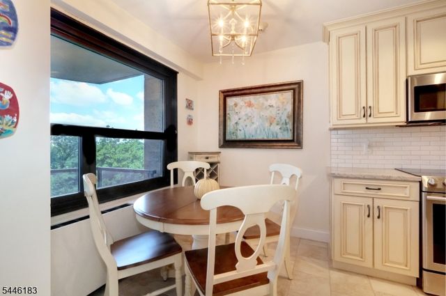 2 Claridge Dr. 1BW, Verona Twp., NJ 07044