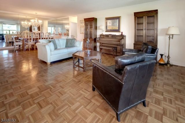 2 Claridge Dr. 1BW, Verona Twp., NJ 07044