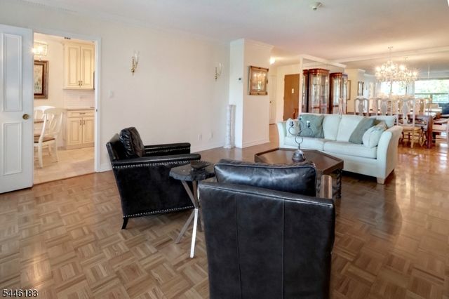 2 Claridge Dr. 1BW, Verona Twp., NJ 07044