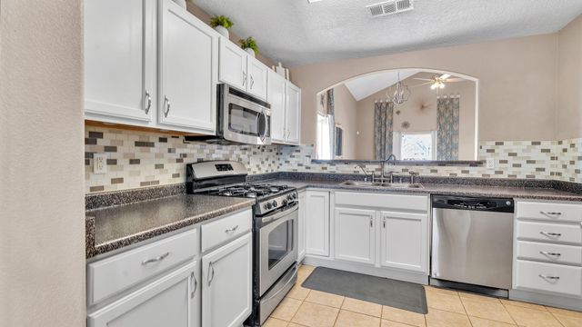 6919 Tree Line Avenue NW, Albuquerque, NM 87114