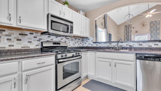 6919 Tree Line Avenue NW, Albuquerque, NM 87114