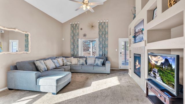 6919 Tree Line Avenue NW, Albuquerque, NM 87114