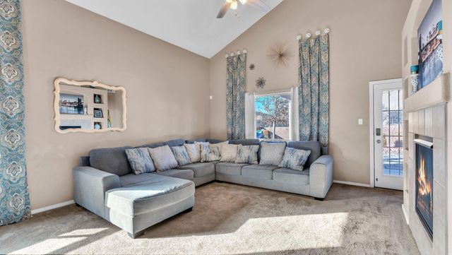 6919 Tree Line Avenue NW, Albuquerque, NM 87114