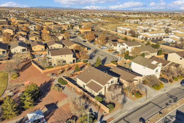 6919 Tree Line Avenue NW, Albuquerque, NM 87114