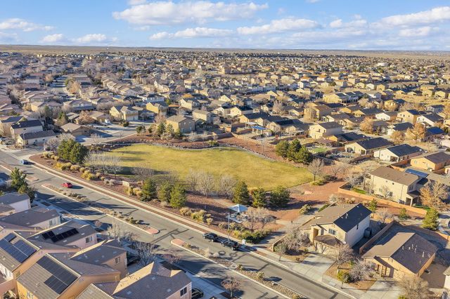 6919 Tree Line Avenue NW, Albuquerque, NM 87114