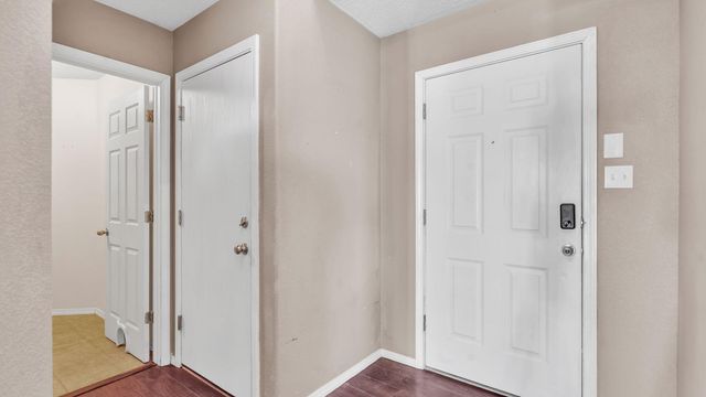 6919 Tree Line Avenue NW, Albuquerque, NM 87114