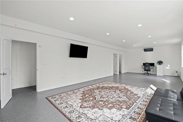 312 Deer Run Drive, Dallas, GA 30132