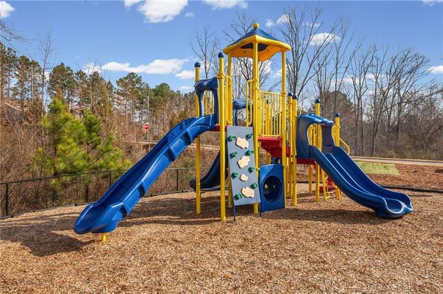 312 Deer Run Drive, Dallas, GA 30132