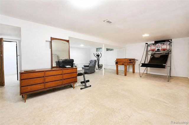 32612 Dover Street, Garden City, MI 48135
