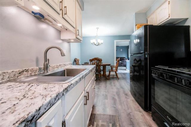 32612 Dover Street, Garden City, MI 48135