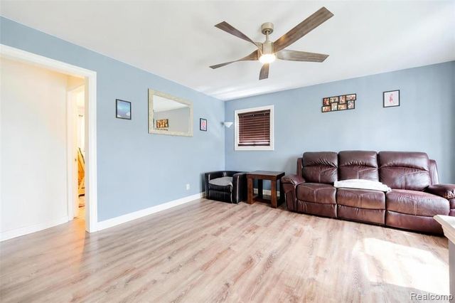 32612 Dover Street, Garden City, MI 48135