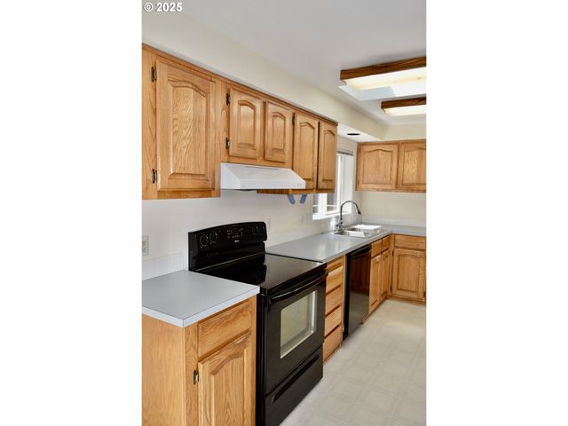 42065 VISTA Dr, Port Orford, OR 97465