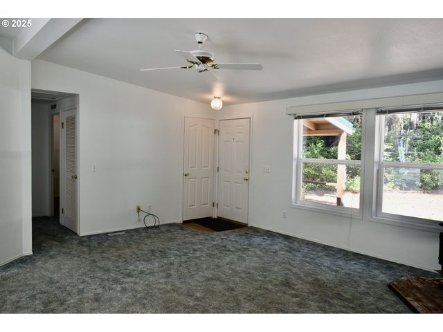 42065 VISTA Dr, Port Orford, OR 97465