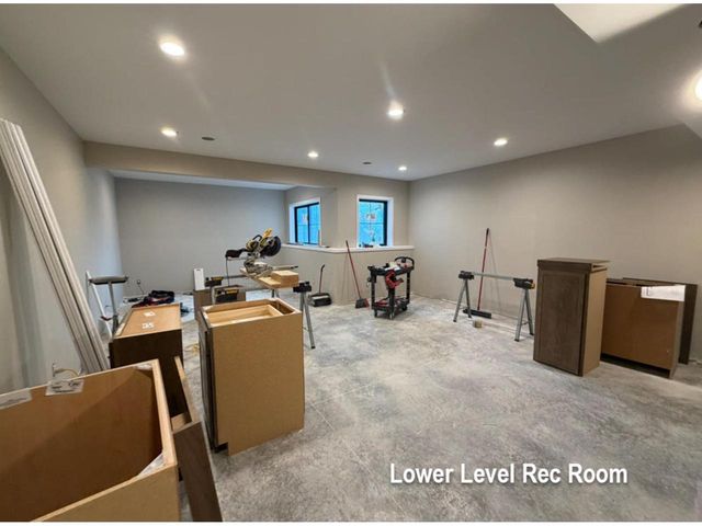 1009 Ziegler Drive, Waunakee, WI 53597