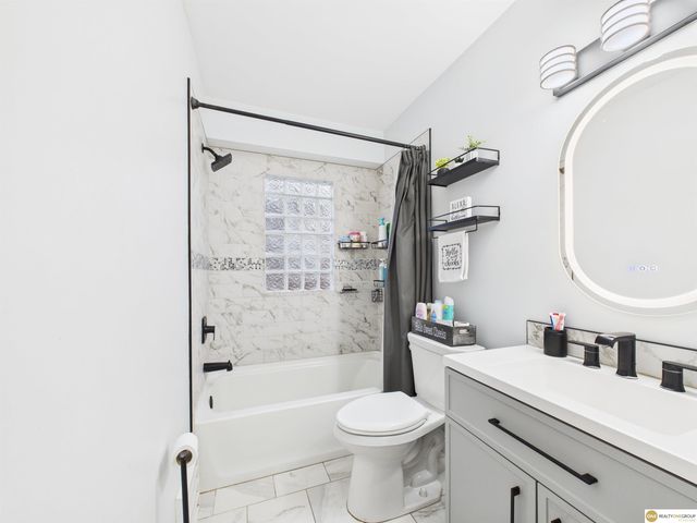 1216 S 7th Street, Lincoln, NE 68502