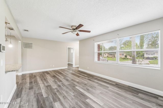 6557 LOU Drive N, Jacksonville, FL 32216