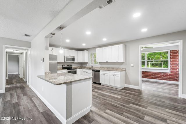 6557 LOU Drive N, Jacksonville, FL 32216