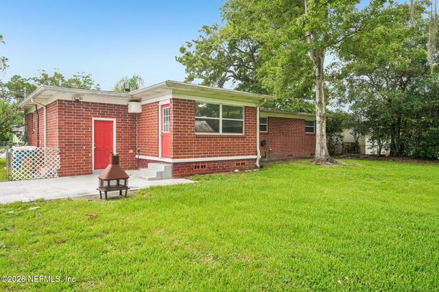 6557 LOU Drive N, Jacksonville, FL 32216