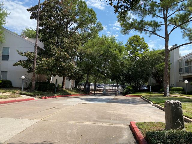 7900 N Stadium Drive 21, Houston, TX 77030