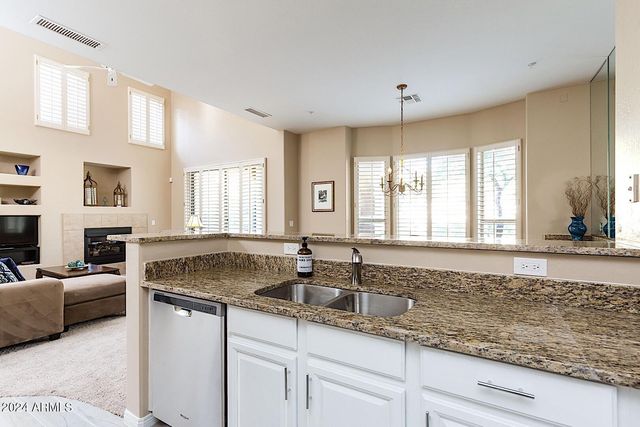 16420 N THOMPSON PEAK Parkway 1049, Scottsdale, AZ 85260