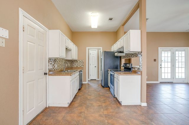 1000 County Road 1105, Rio Vista, TX 76093