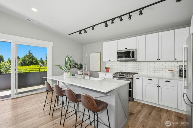 634 11th Avenue, Kirkland, WA 98033