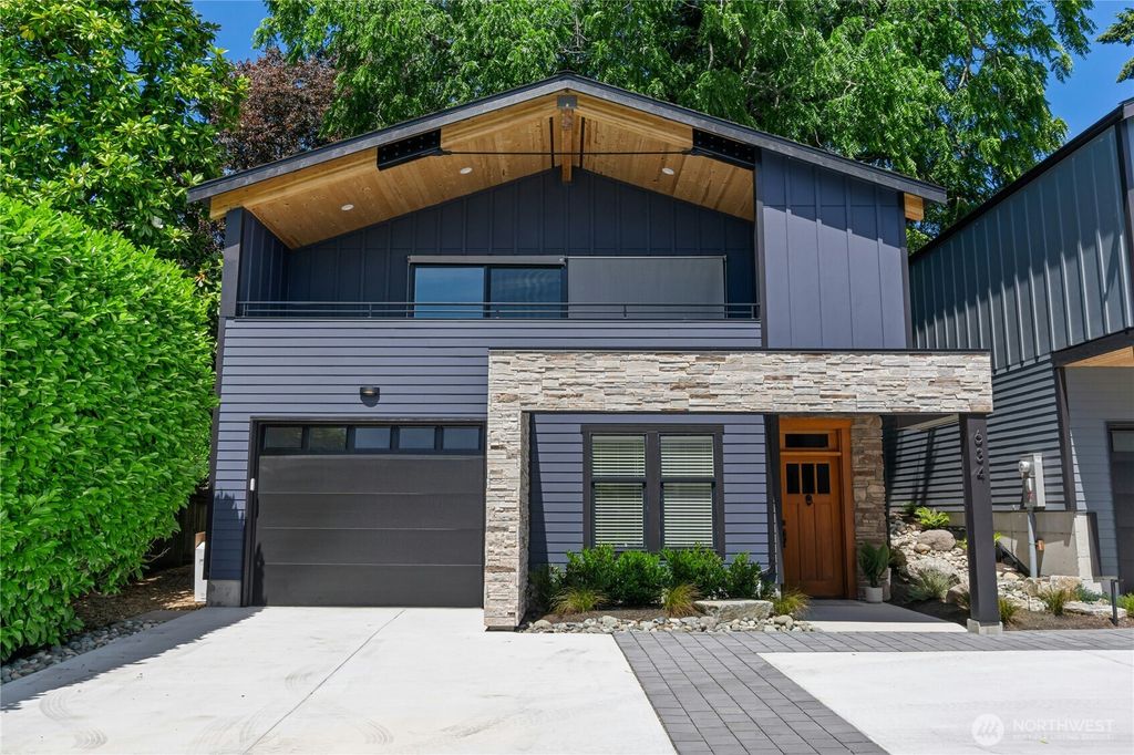634 11th Avenue, Kirkland, WA 98033