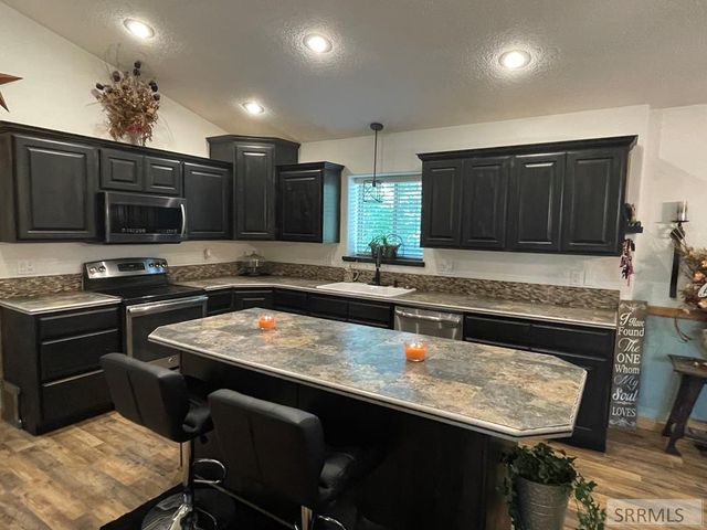 22 E Rich Lane, Blackfoot, ID 83221