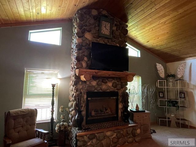 22 E Rich Lane, Blackfoot, ID 83221