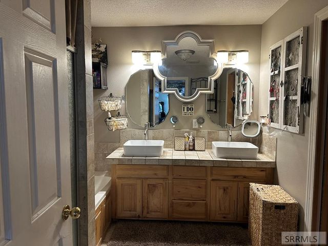 22 E Rich Lane, Blackfoot, ID 83221