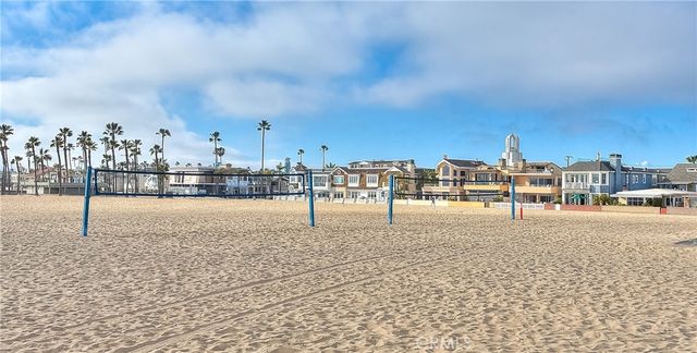 200 McNeil Lane 211, Newport Beach, CA 92663