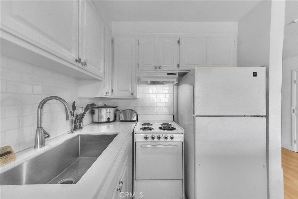 Image 9 of property listing at 200 McNeil Lane 211, Newport Beach, CA 92663