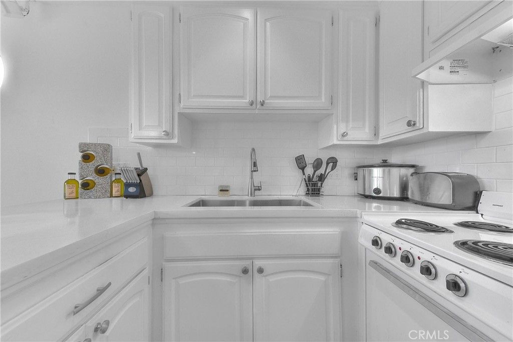 Image 12 of property listing at 200 McNeil Lane 211, Newport Beach, CA 92663