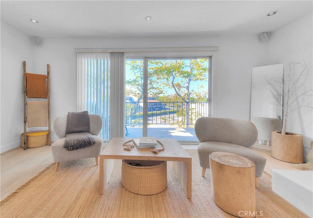 Image 15 of property listing at 200 McNeil Lane 211, Newport Beach, CA 92663