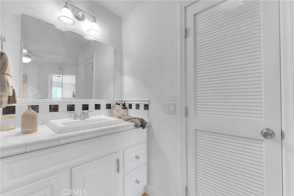 Image 22 of property listing at 200 McNeil Lane 211, Newport Beach, CA 92663