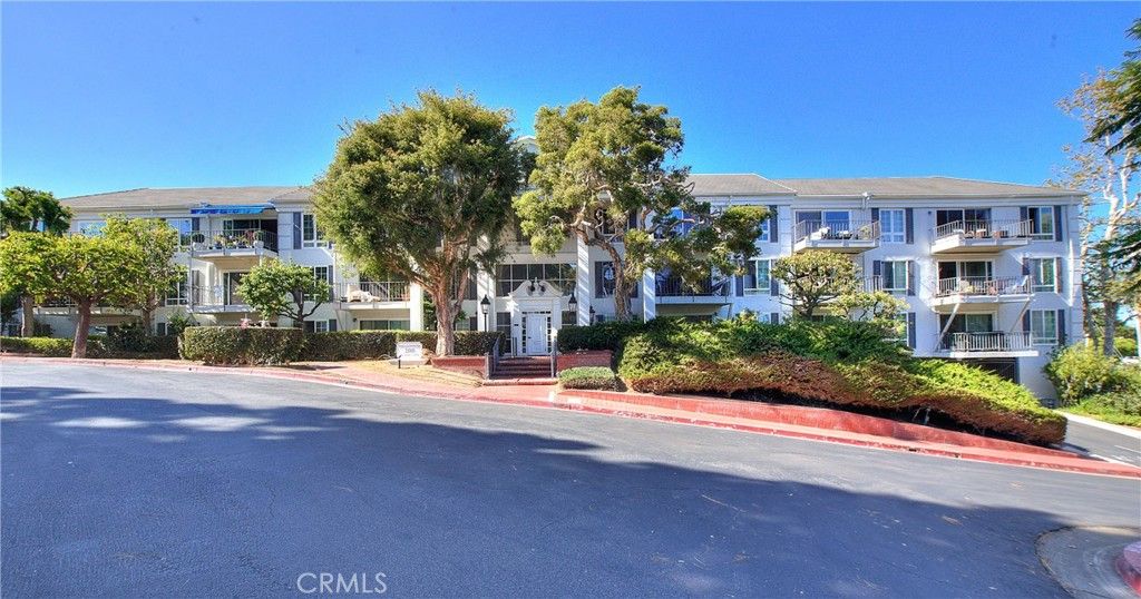 Image 32 of property listing at 200 McNeil Lane 211, Newport Beach, CA 92663
