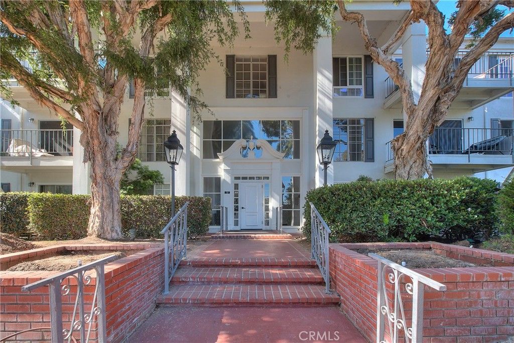 Image 33 of property listing at 200 McNeil Lane 211, Newport Beach, CA 92663