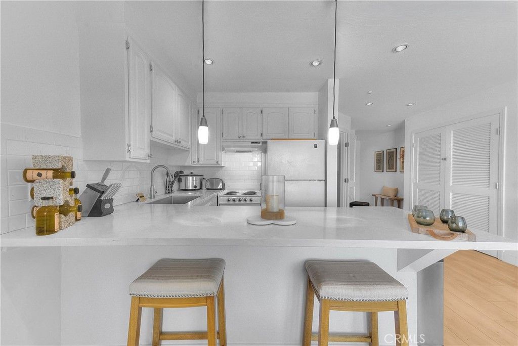 Image 7 of property listing at 200 McNeil Lane 211, Newport Beach, CA 92663