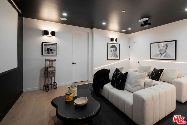 10326 Keswick Avenue, Los Angeles, CA 90064