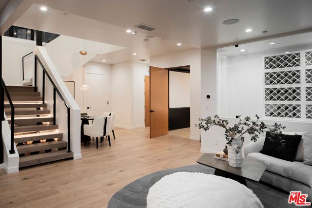 10326 Keswick Avenue, Los Angeles, CA 90064