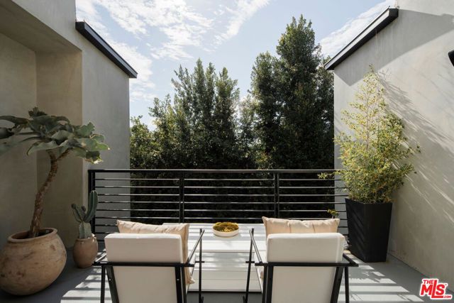 10326 Keswick Avenue, Los Angeles, CA 90064