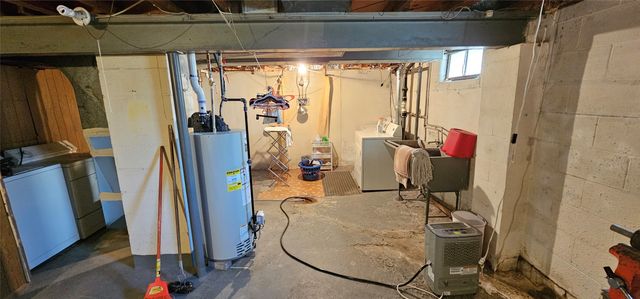 1947 W 33RD Street, Erie, PA 16508