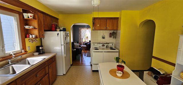 1947 W 33RD Street, Erie, PA 16508