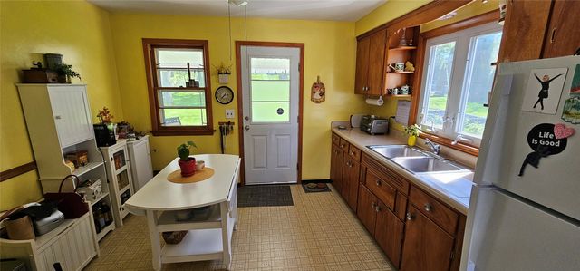 1947 W 33RD Street, Erie, PA 16508