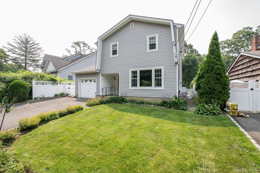 21 Vause Street, Northport, NY 11768 — photo 2