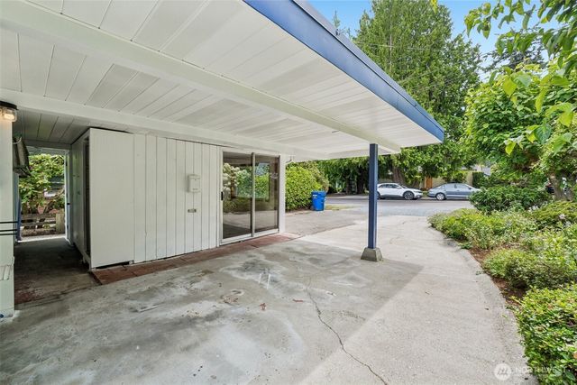 3222 NE 85th Street, Seattle, WA 98115