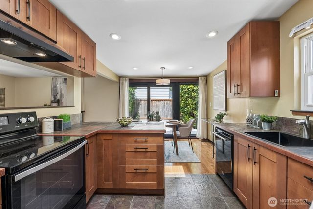 3222 NE 85th Street, Seattle, WA 98115